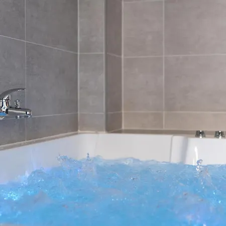 Le Lovely Cosy Jacuzzi Centre-ville Wifi Appartement
