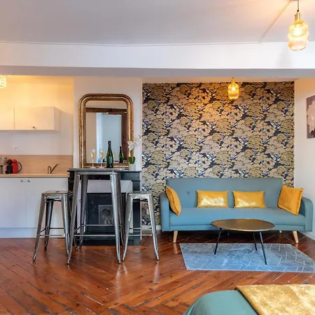 Le Lovely Cosy Jacuzzi Centre-ville Wifi Apartment