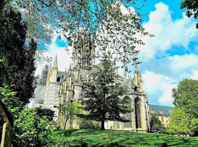 Apartment Le Lovely Cosy Jacuzzi Centre-ville Wifi Rouen